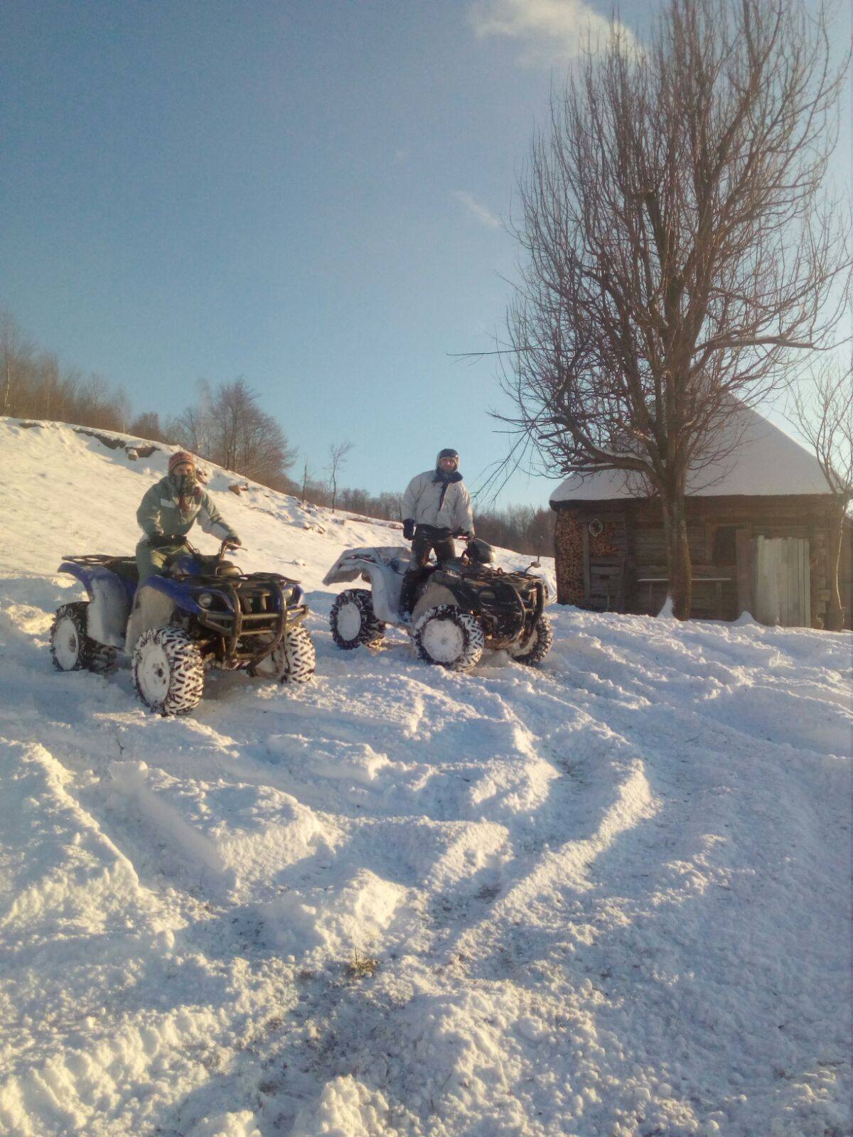 Tur cu ATV pe zăpadă la Podina Resort